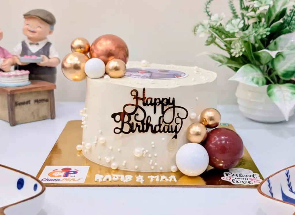 Customized vanilla with white chocochips - Rajib and Maa 500g with photo.webp