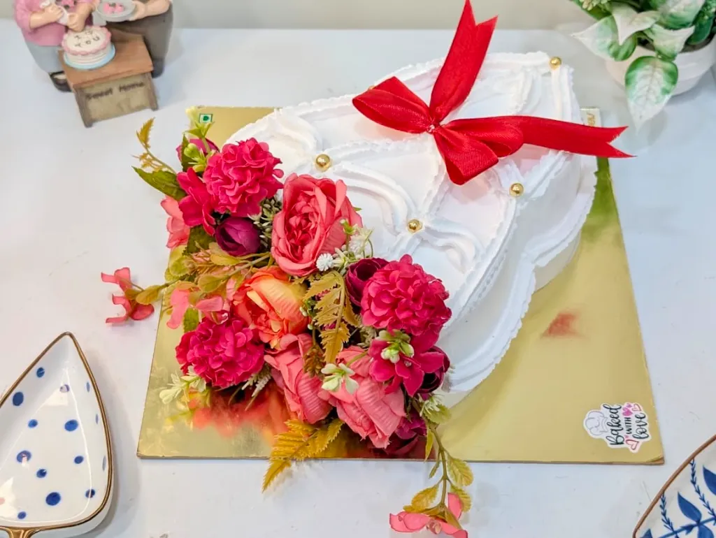 Pineapple flower bouquet cake 2kg-2.webp