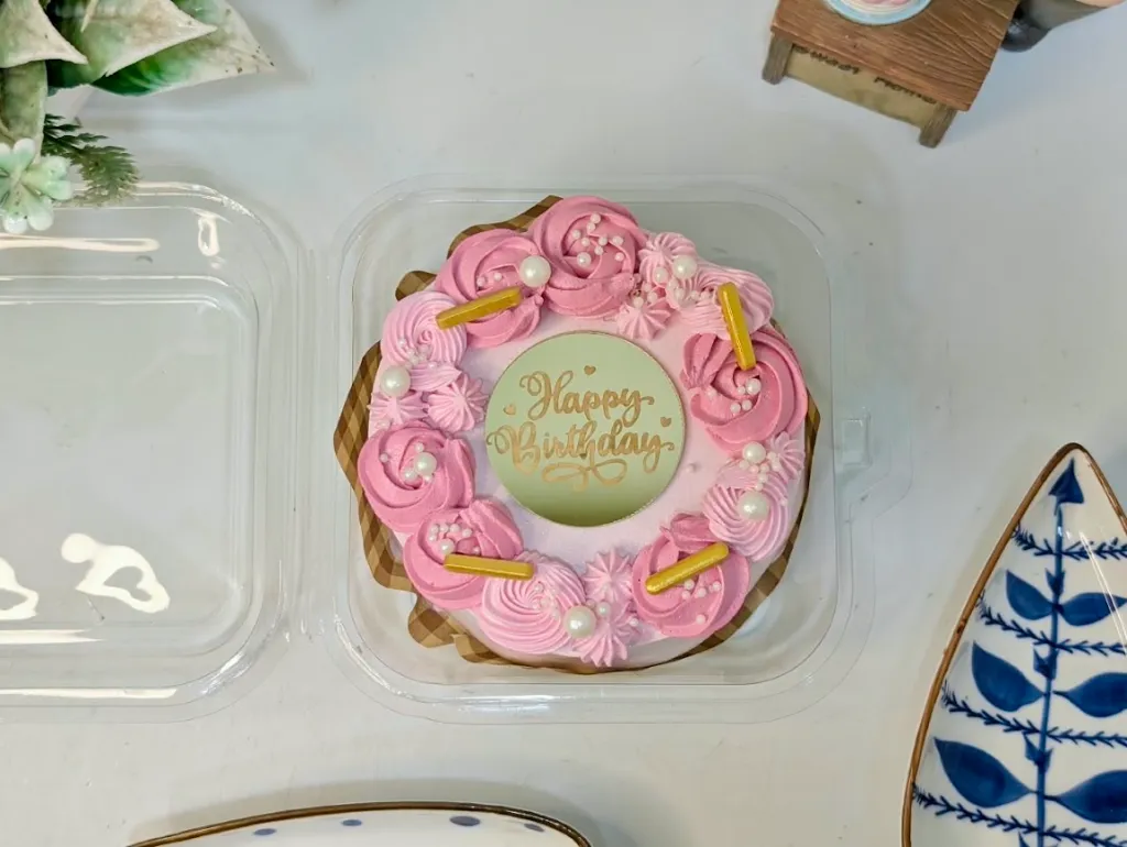 Pink Floral pineapple cake1.webp