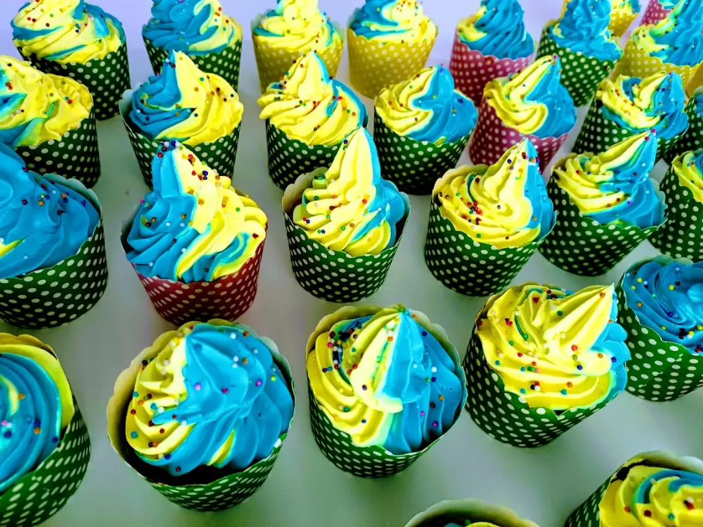 Vanilla Cupcakes -z2.webp