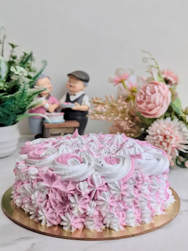 Strawberry Cake -z.webp