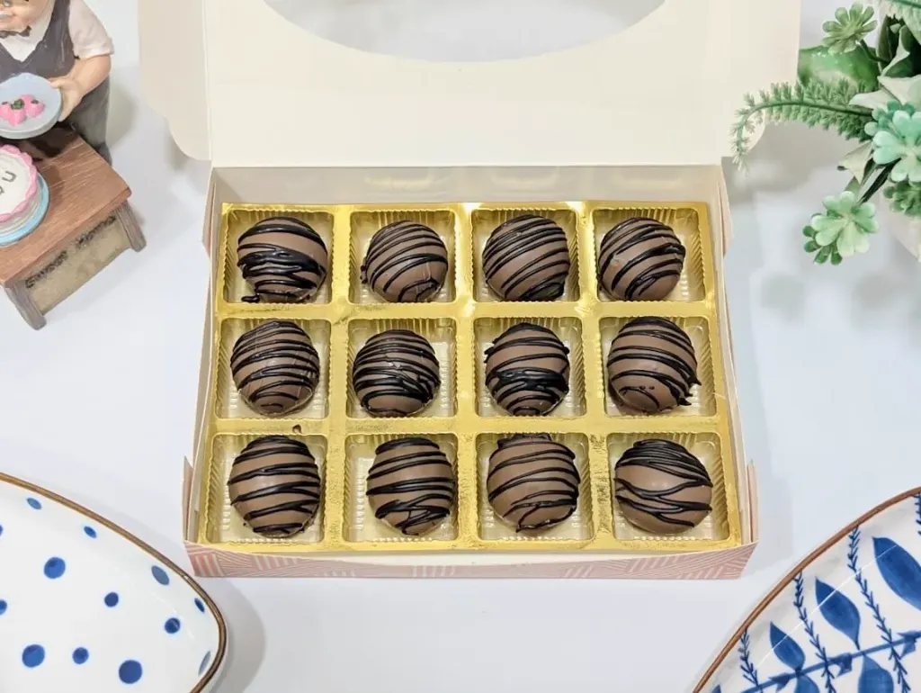 Chocolate Cake Pops [Pack of 12]