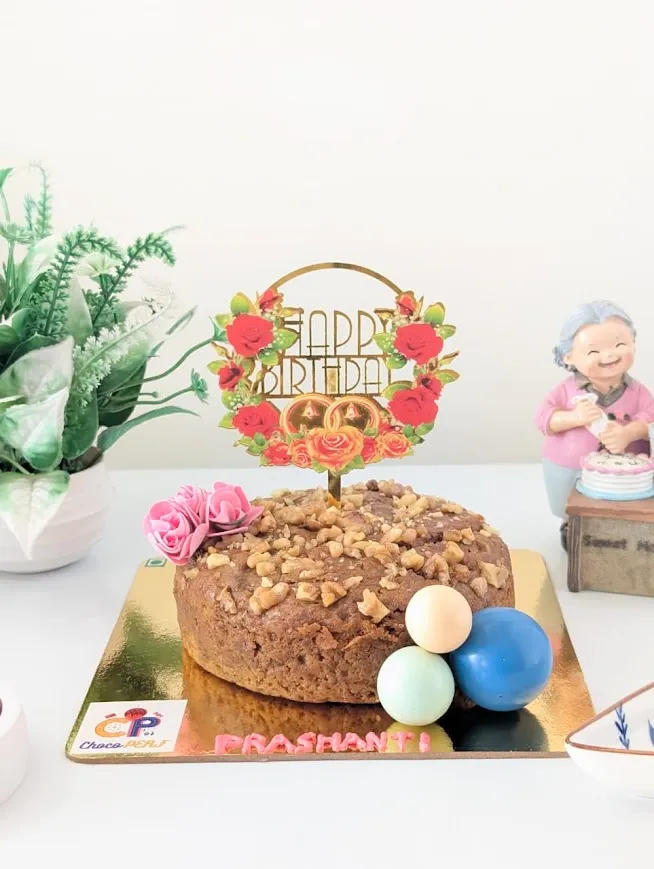 Customized Healthy Banana-Walnuts Tea Cake with Faux Balls & Flowers [500g]
