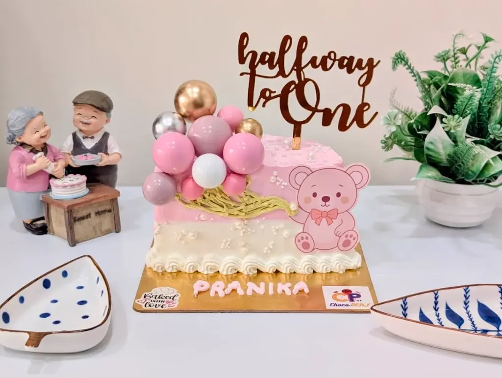 Customized Half Way To One Chocolate Mousse Cake [500g]