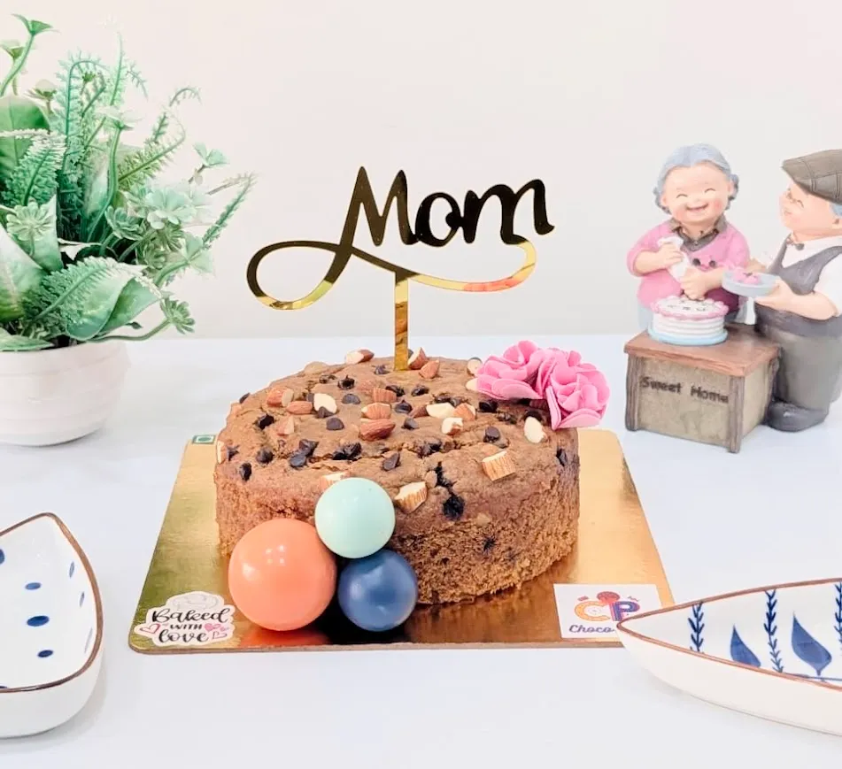 Customized Healthy Banana-Almonds Choco Chips Tea Cake with Faux Balls & Flowers - MOM [500g]