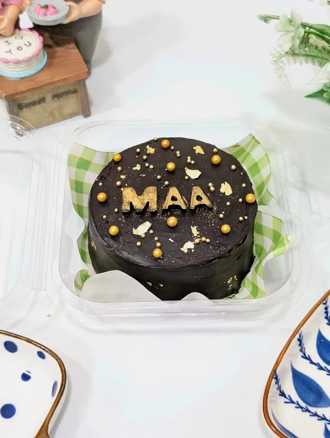 Customized Chocolate Truffle Bento Cake D1
