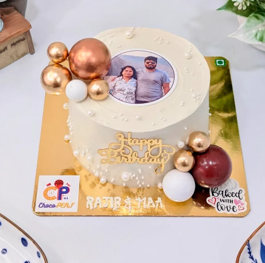 Customized Vanilla with White Choco Chips Cake with a Photo Print on Top [500g]