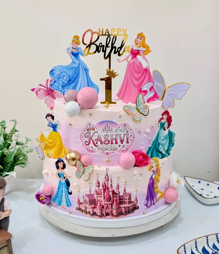 Customized Princess Themed Vanilla with Dark Choco Chips 2-Tier Cake [5Kg]