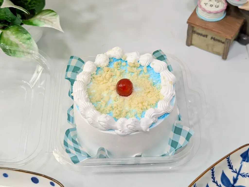 White Forest Bento Cake D2