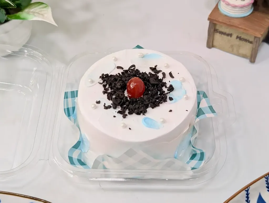 Black Forest Bento Cake D2