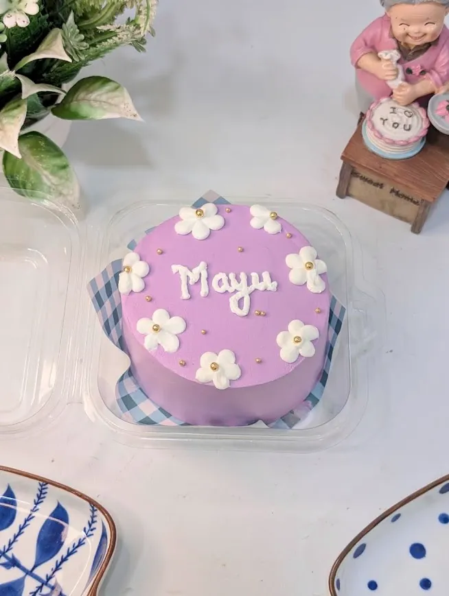 Customized Floral Chocolate Mousse Bento Cake