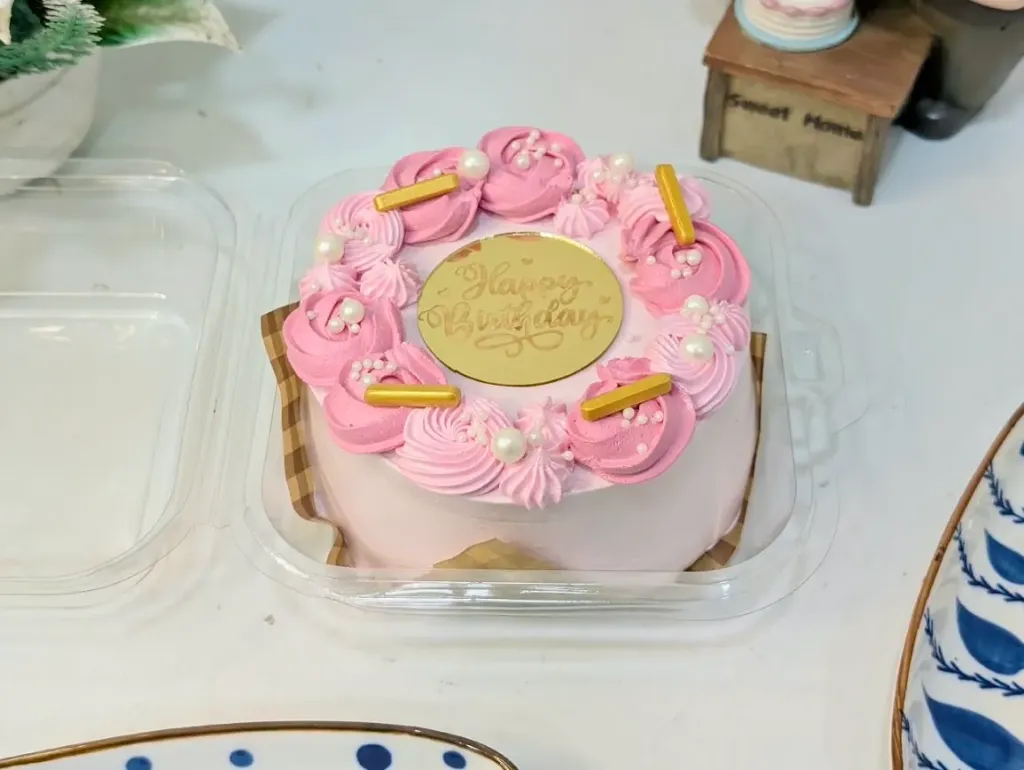Customized Pineapple Bento Cake - Pink Floral