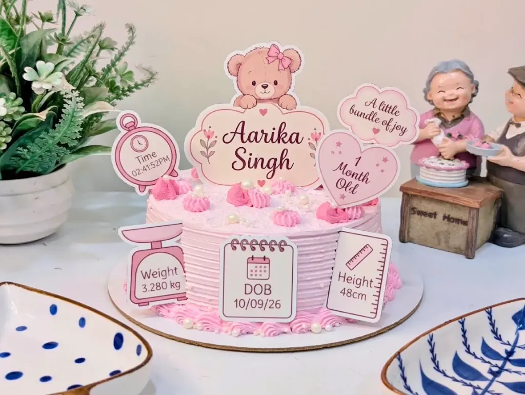 Customized Welcome Baby Girl Themed Strawberry Cake [500g]