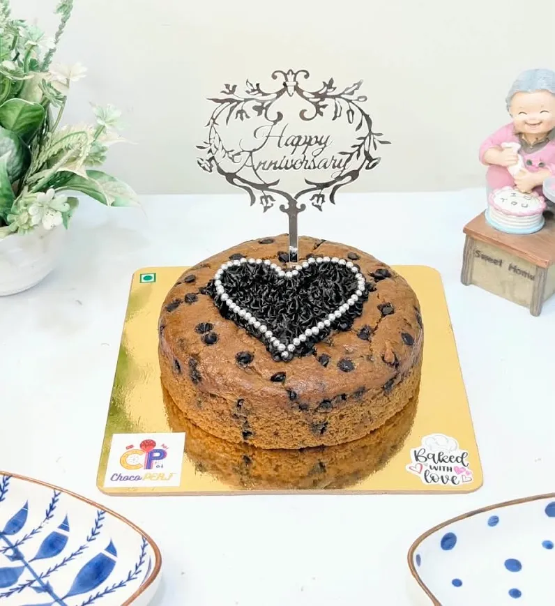 Customized Healthy Banana-Choco Chips Tea Cake with Heart on top [500g]