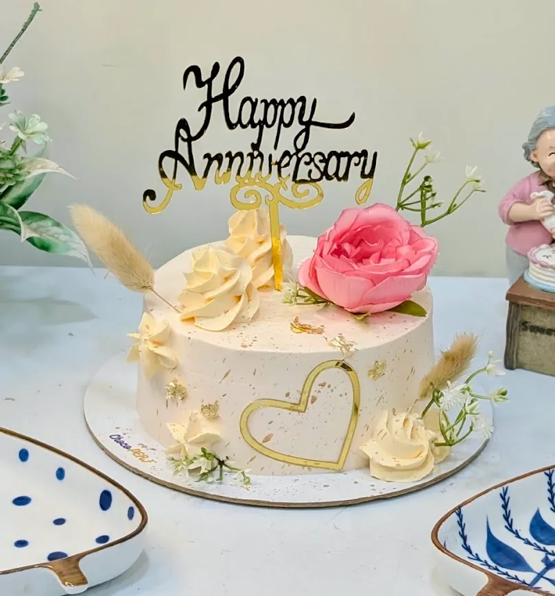 Customized Orange with White Choco Chips Peach Floral Cake [500g]