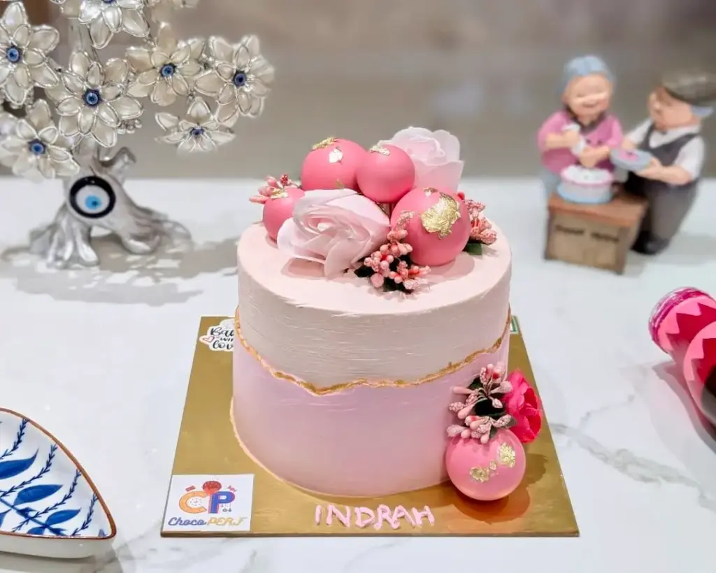 Customized Fault Line Pink Tall Blueberry Cake [1Kg]