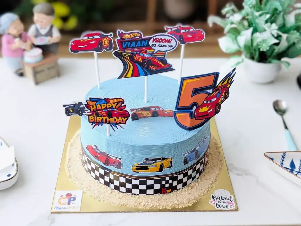 Customized Hot Wheels Themed Pineapple Cake [1.5Kg]