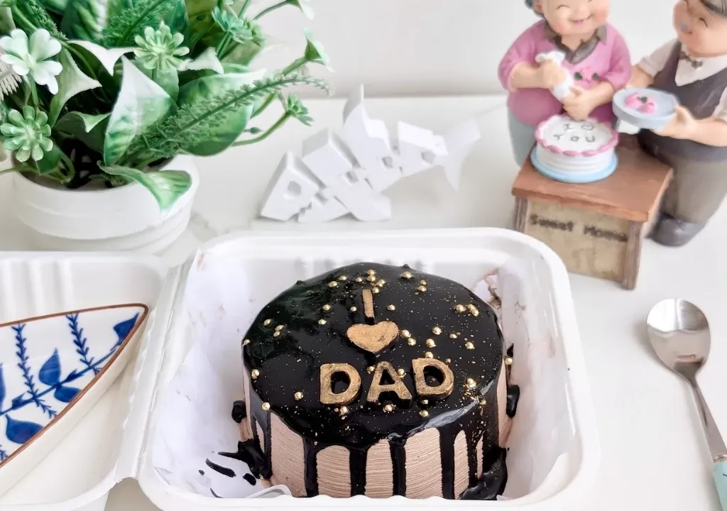 Customized Chocolate Mousse Bento Cake D2