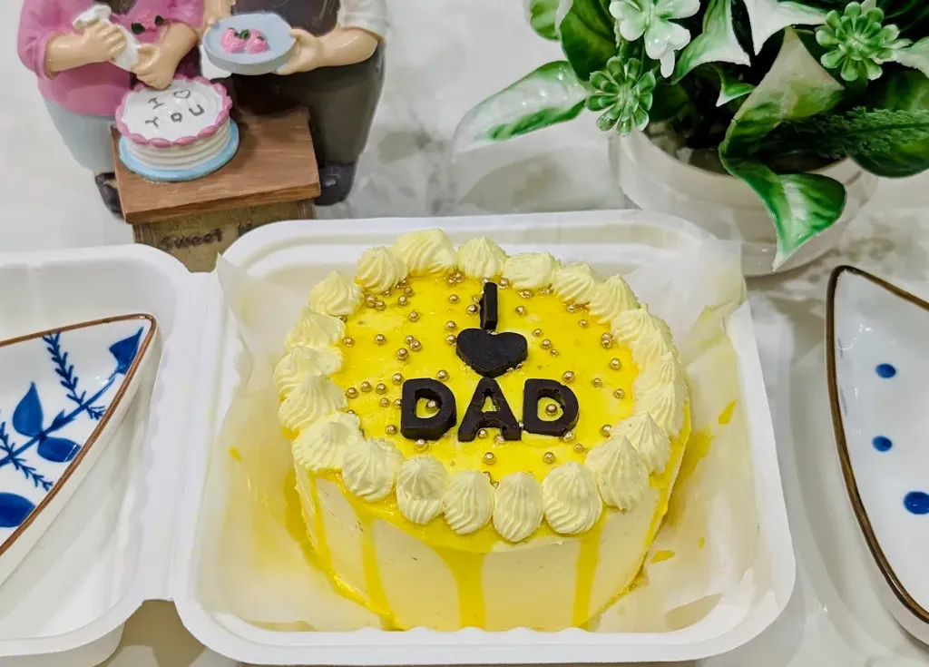 Customized Pineapple Bento Cake