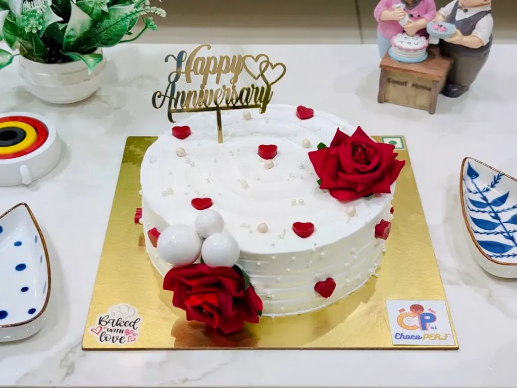 Kesar Pista Red Hearts Anniversary Cake