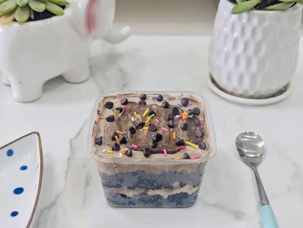 Chocolate Choco Chips Tub Cake