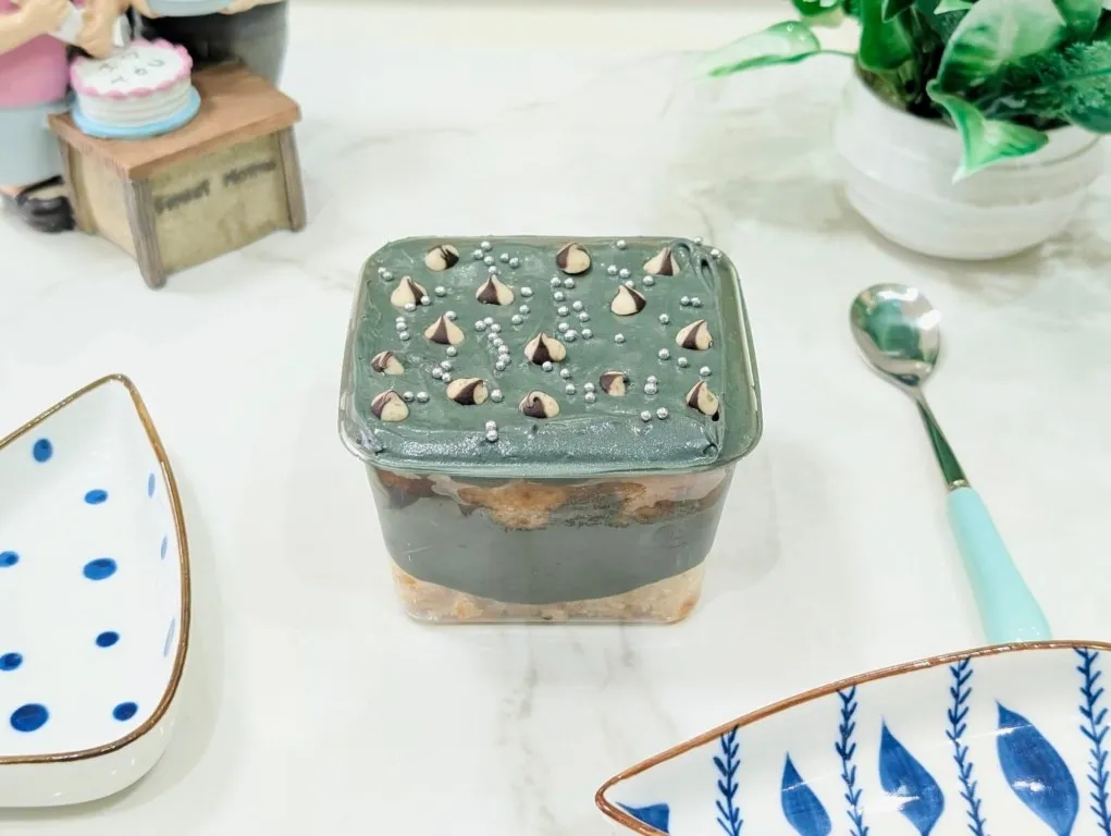 Vanilla Choco-Caramel Tub Cake