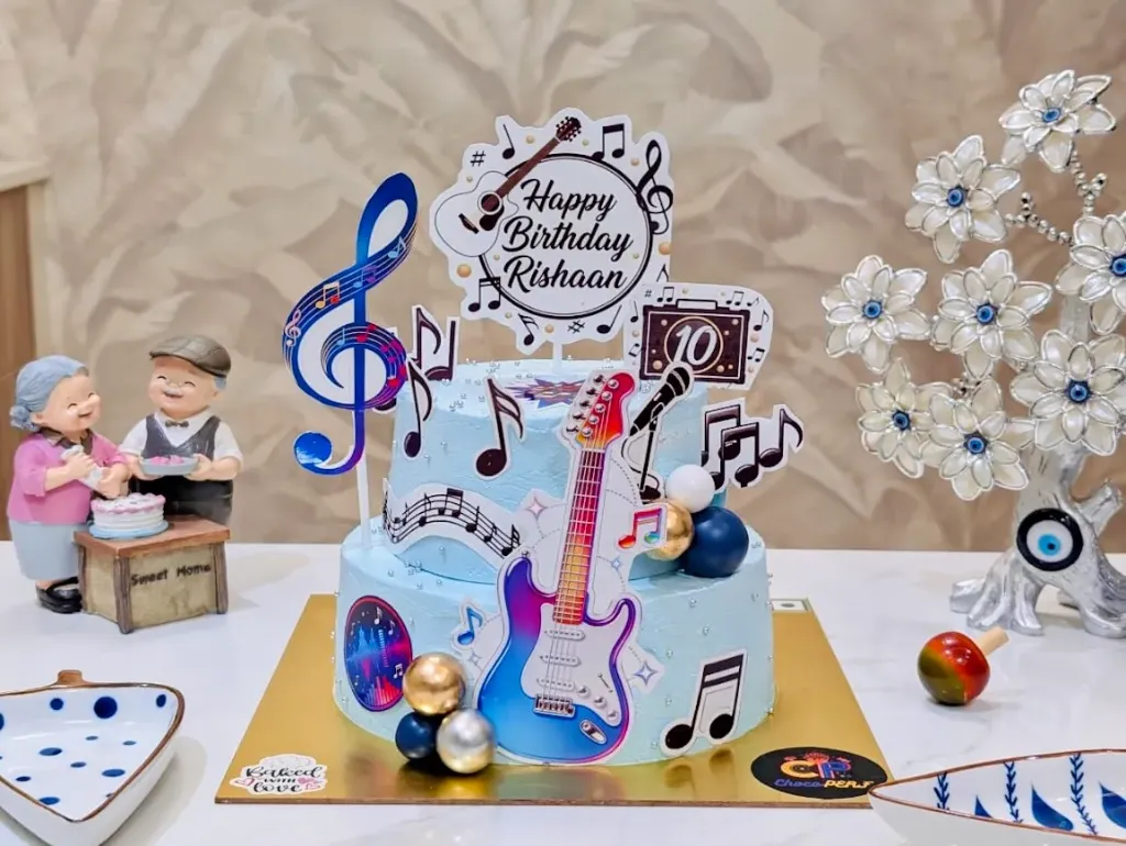 Music Themed Vanilla with White Choco Chips 2-Tier Cake [1.5Kg]