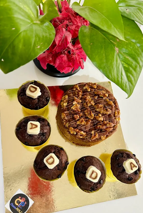 Customized Combo of Healthy Dates-Walnuts Tea Cake & Healthy Banana-Choco Chips Muffins
