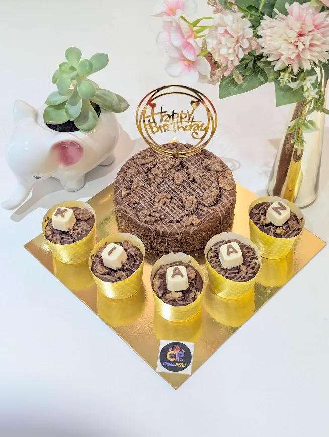 Customized Combo of Healthy Dates-Walnuts Tea Cake & Muffins