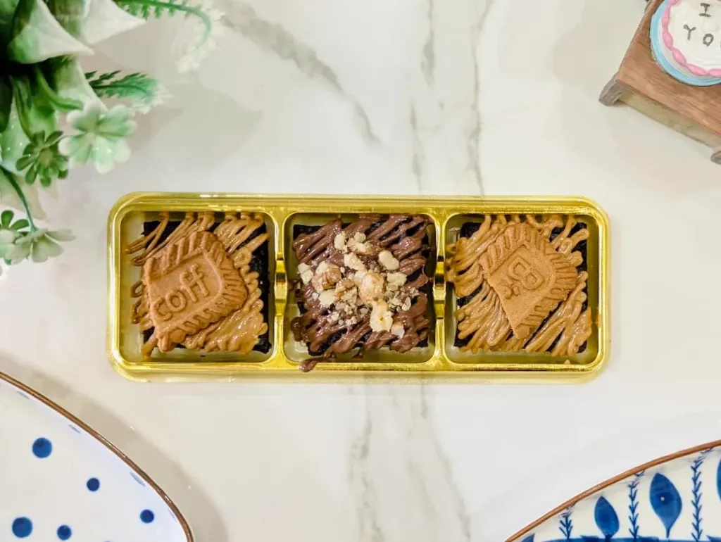 Assorted Brownie [2pcs Biscoff + 1pc Nutella]