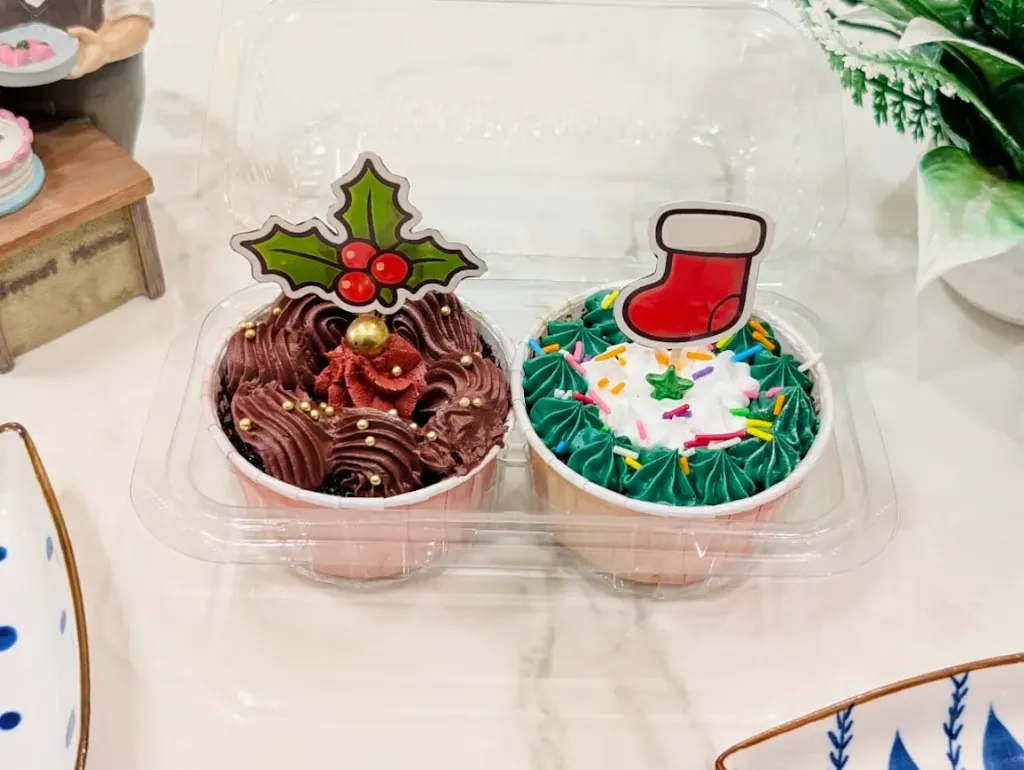 Customized Christmas Themed Chocolate Cupcakes D2
