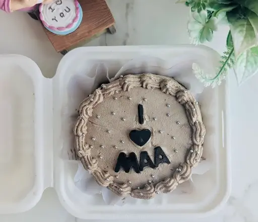Dutch Chocolate Bento Cake