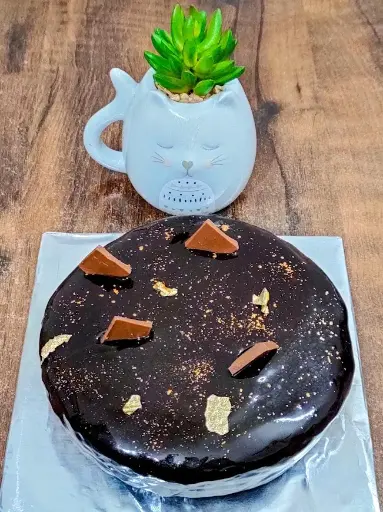 Chocolate Strawberry Cake
